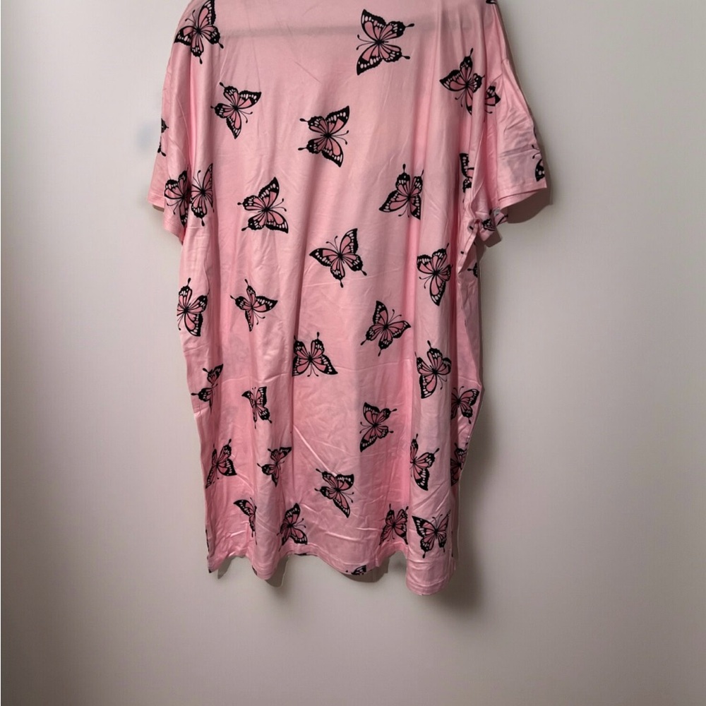 Butterflies Round Neck lSleepshirt
Short Sleeve Baby Pink Plus S/3X